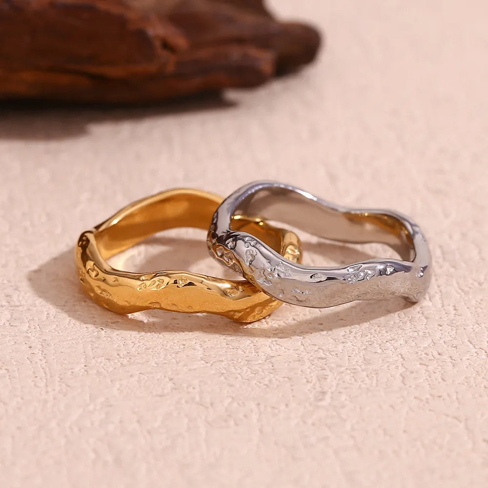 18K Gold Plated Vintage Wavy Stainless Steel Ring for Women Hammered Pattern Engagement/Party/Anniversary Ring