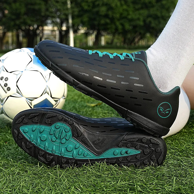 Large Size Football Shoes Stadium Spike Sneakers Cr7 Football Shoes 13 Year Old Non-slip Soccer Cleats for Men