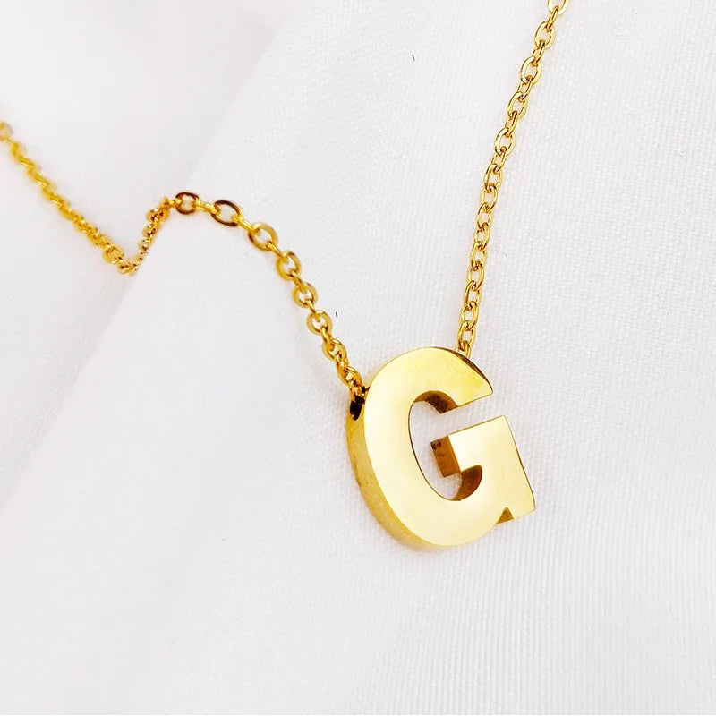 QIUHAN OEM Personalized Capital Letter Necklace A-Z Pendant Custom Namedropper Necklace