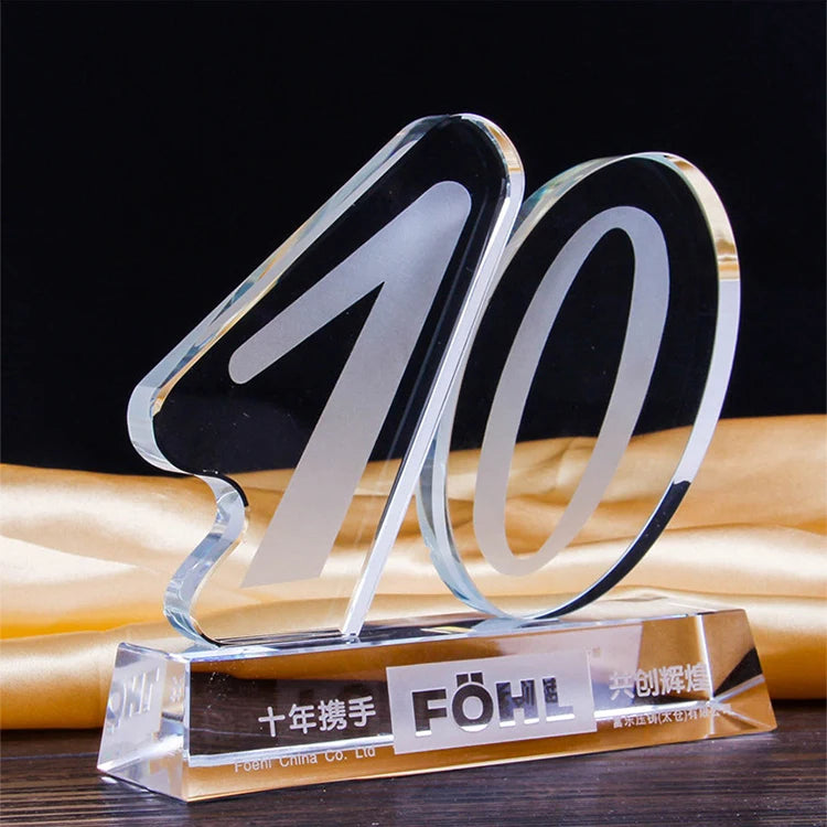 Wholesale New Special Discount Shield Acrylic Trophy Custom Plastic GUA Sports Clear Antique Acrylic Trophy