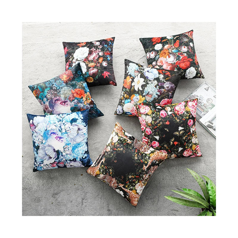 Custom Retro Floral Luxury Hotel Bed Throw Hot Sale Velvet Decorative Pillow Cover Cartoon Animal Dot Print for Sofa Cushion