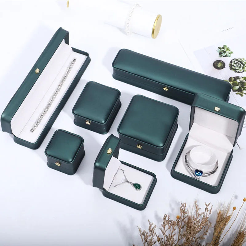 Elegant Luxury Mini PU Leather Jewelry Packaging Box Crown Decoration Solid Color Velvet PC Jewelry Storage Ring Boxes 100 Pcs