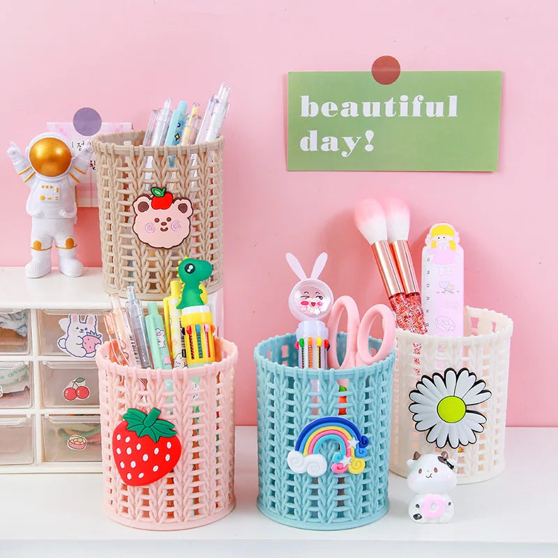 Custom Kawaii Cartoon Design Small Plastic School Office Desk Storage Pen Holder Cute