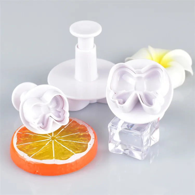 Wholesale Cute Bow Shaped Cookie Cutter Thanksgiving Cartoon 3D Spring Plunger Mold Manufacturers Baking Tools