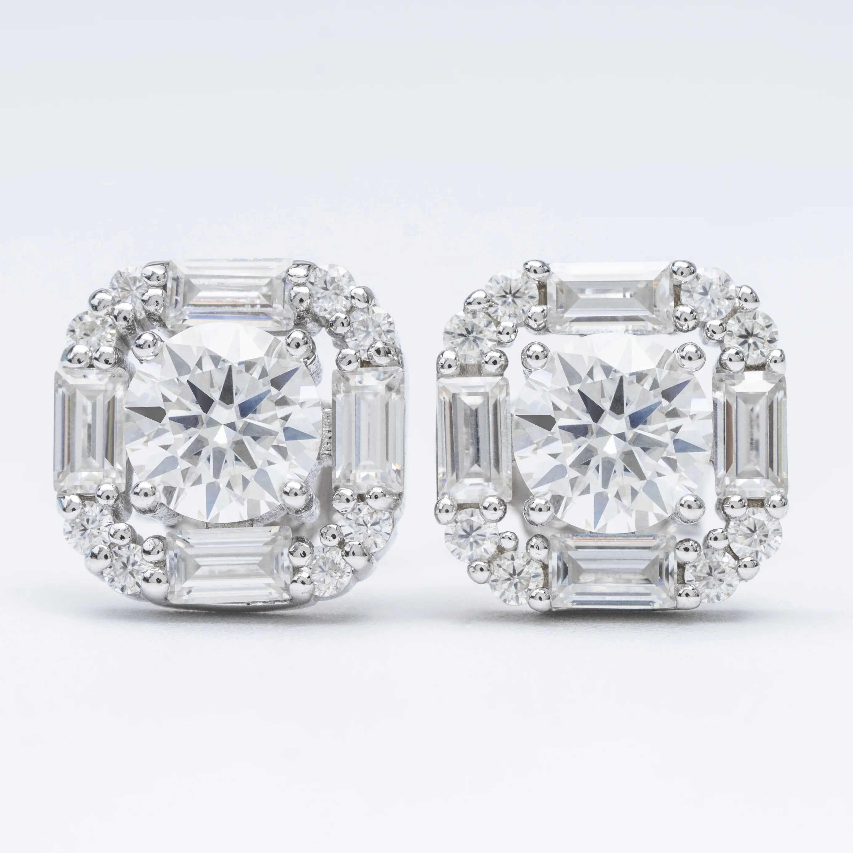 Ready to Ship Iced Out Bling Bling VVS1 Moissanite Diamond Popular 925 Sterling Silver Men Stud Earrings Hip Hop Earring