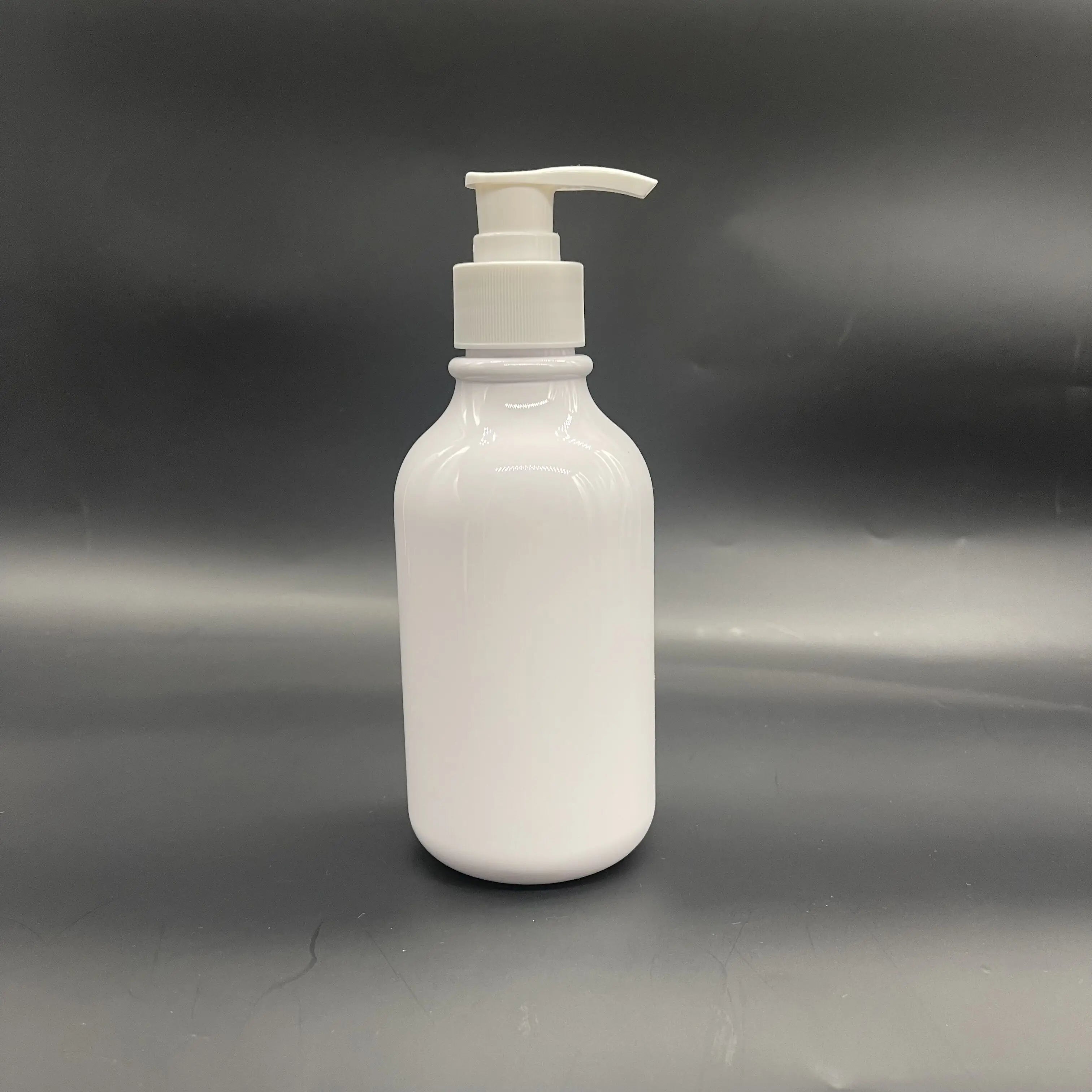 Customized logo 300ml  Round Shape Shiny White PET Plastic Shampoo Bottle with Pump Sprayer for Hand Wash and Shampoo
