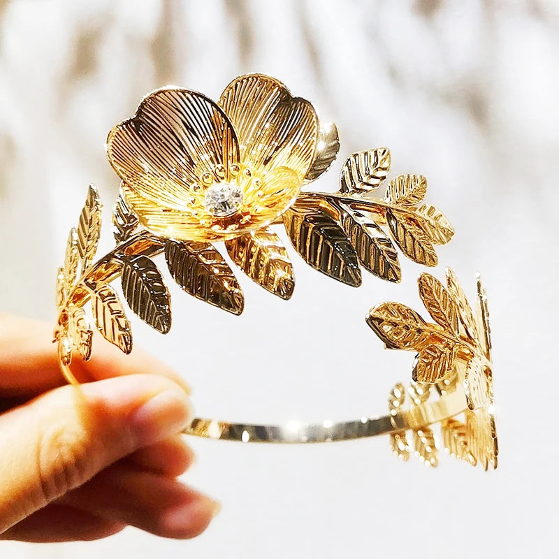 KAIMEI 2025 New Arrival New Irregular Exaggerated Geometric Gold Metal Bracelet Retro Women Filigree Leaf Bangles Bracelets