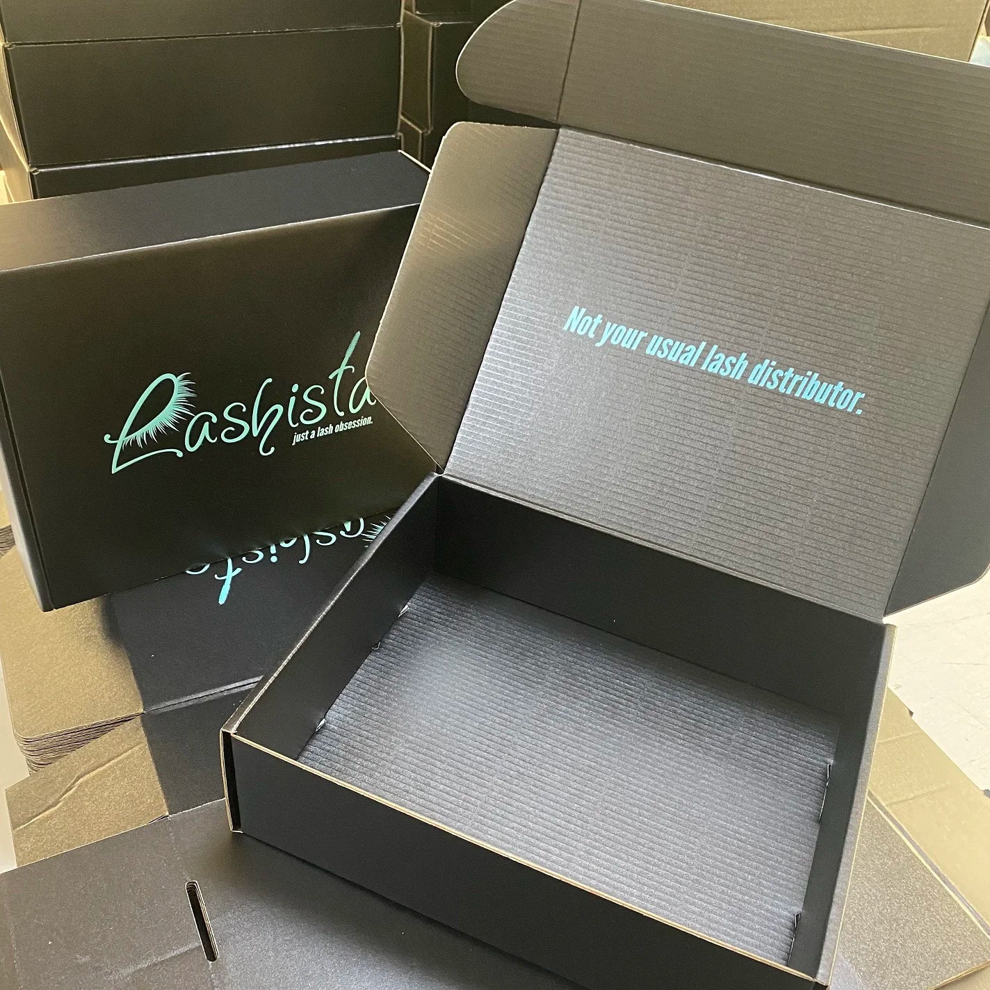 Custom Mailing Packaging Paper Gift Boxes Strong Corrugated Cardboard Cartons Cosmetic Shipping Mailer Box