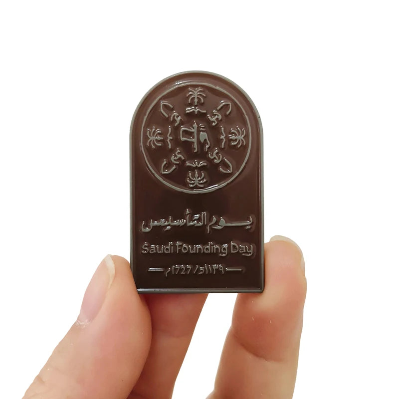 Stock KSA Metal Brooches Saudi Founding Day New Logo Pins Soft Enamel Magnetic Foundation Day Celebrated Collectibles Pin Badge