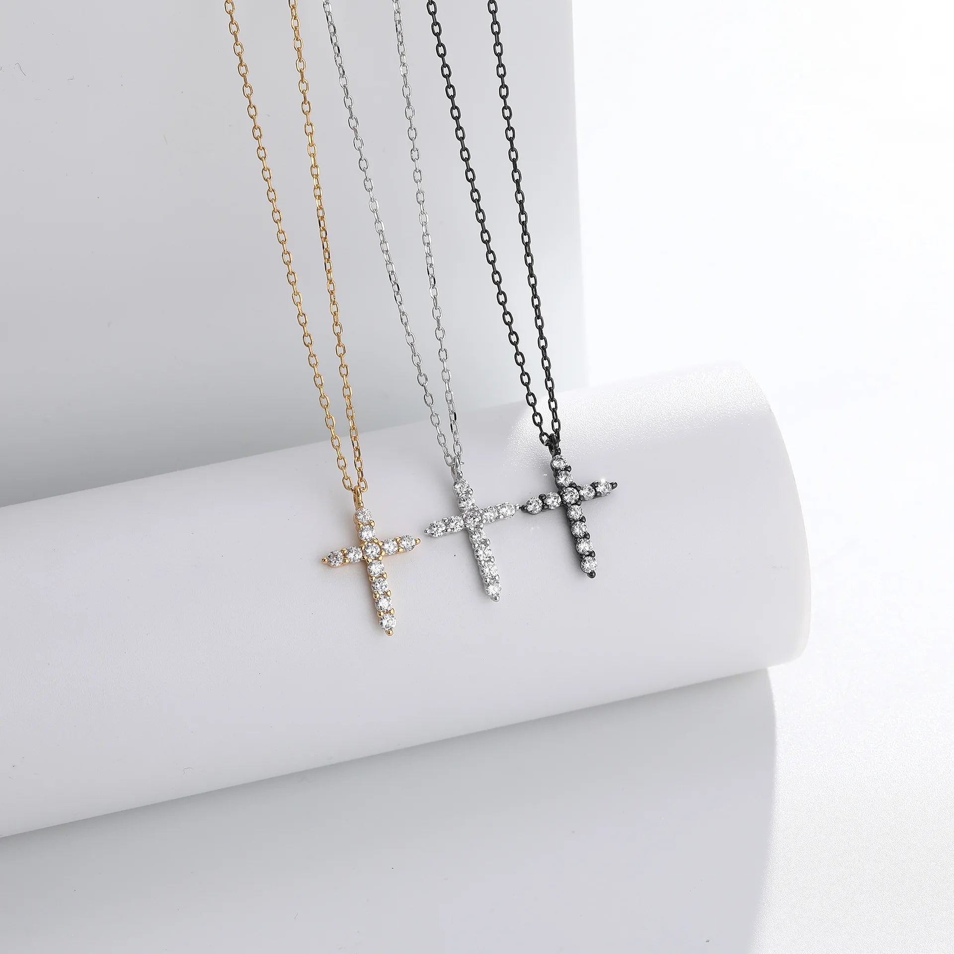 Wholesale Fashion Jewelry 925 Sterling Silver Light Luxury Cross Diamond Cubic Zircon Gold Plated Necklace Jewelry for Women
