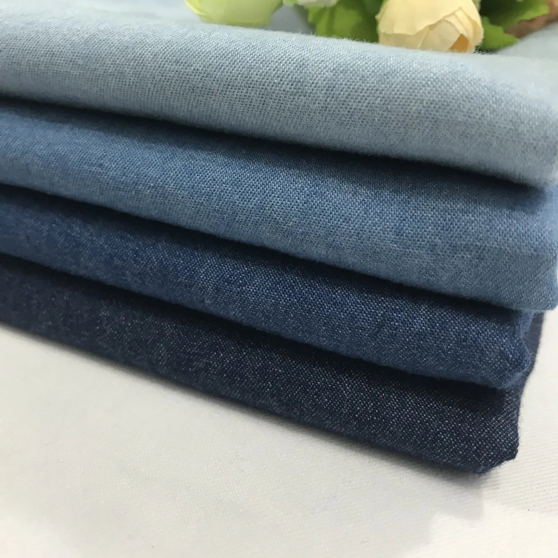Factory Price 100% Cotton 32S Washed Plain Woven Denim Fabric 4.5oz for Jeans Trousers and Shoes