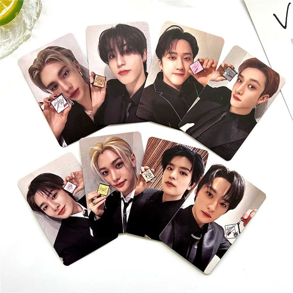8Pcs/Set KPOP Stray Kids Photocards STAY JAPAN Double Sided LOMO Paper Cards BangChan Felix Leeknow HyunJIn Durable Postcard