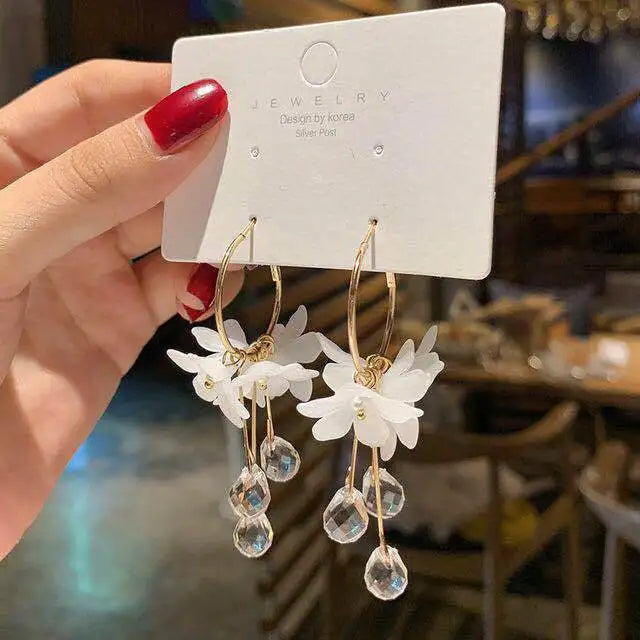 Trendy White Acrylic Water Drop Women Dangle Earrings Super Fairy Handmade Long Pendant Crystal Flower Earring