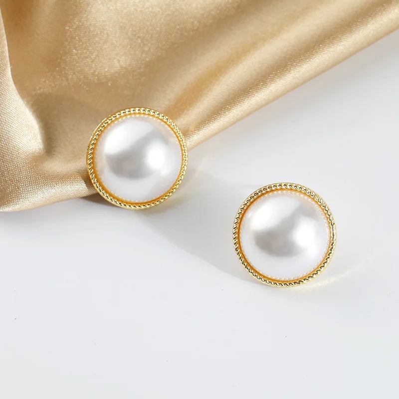 LYC8020 Korean Style Fashion Stud Earrings Women Gold Stud Earrings Wholesale