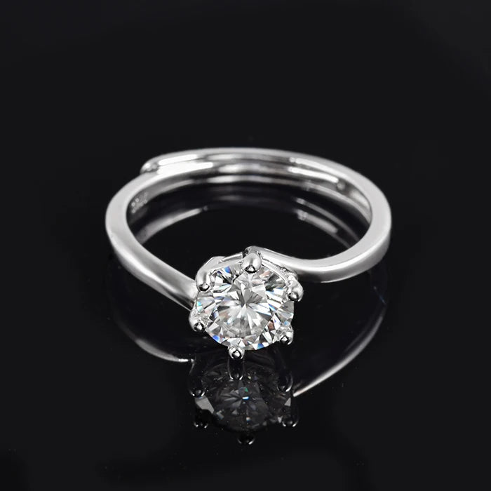 Hot Sale 18K White Gold Plated 925 Sterling Silver Moissanite Diamond Jewelry Fashion Jewelry Rings for Weddings and Engagement