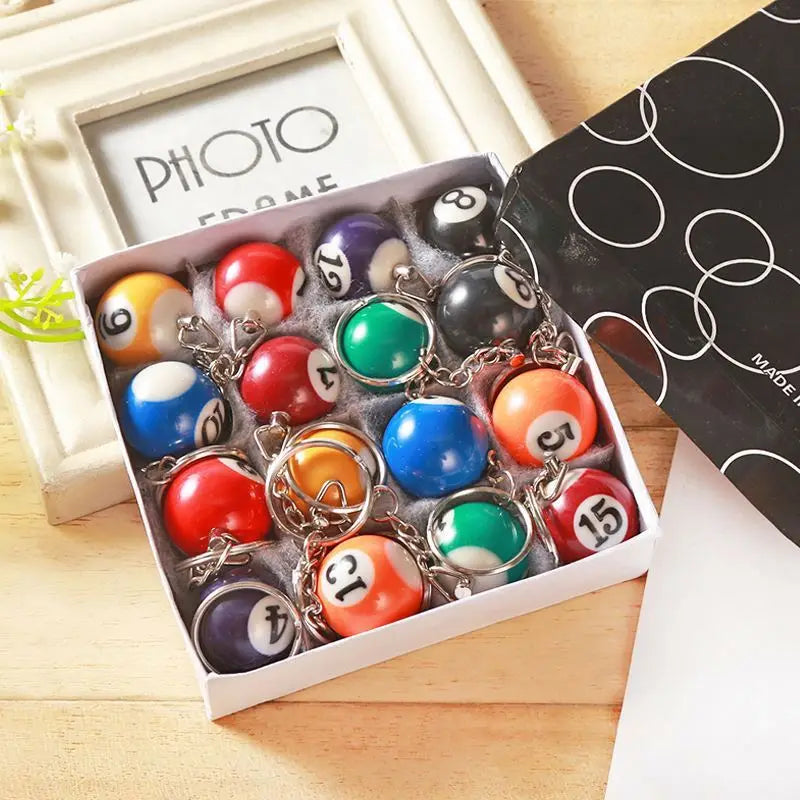 Luck Black No 8 Ball Keychain 16 PCS Box Set 30 25 mm Pool Billiards Keychain Car Bag Pendant Promotional Gifts Ball Key Chains