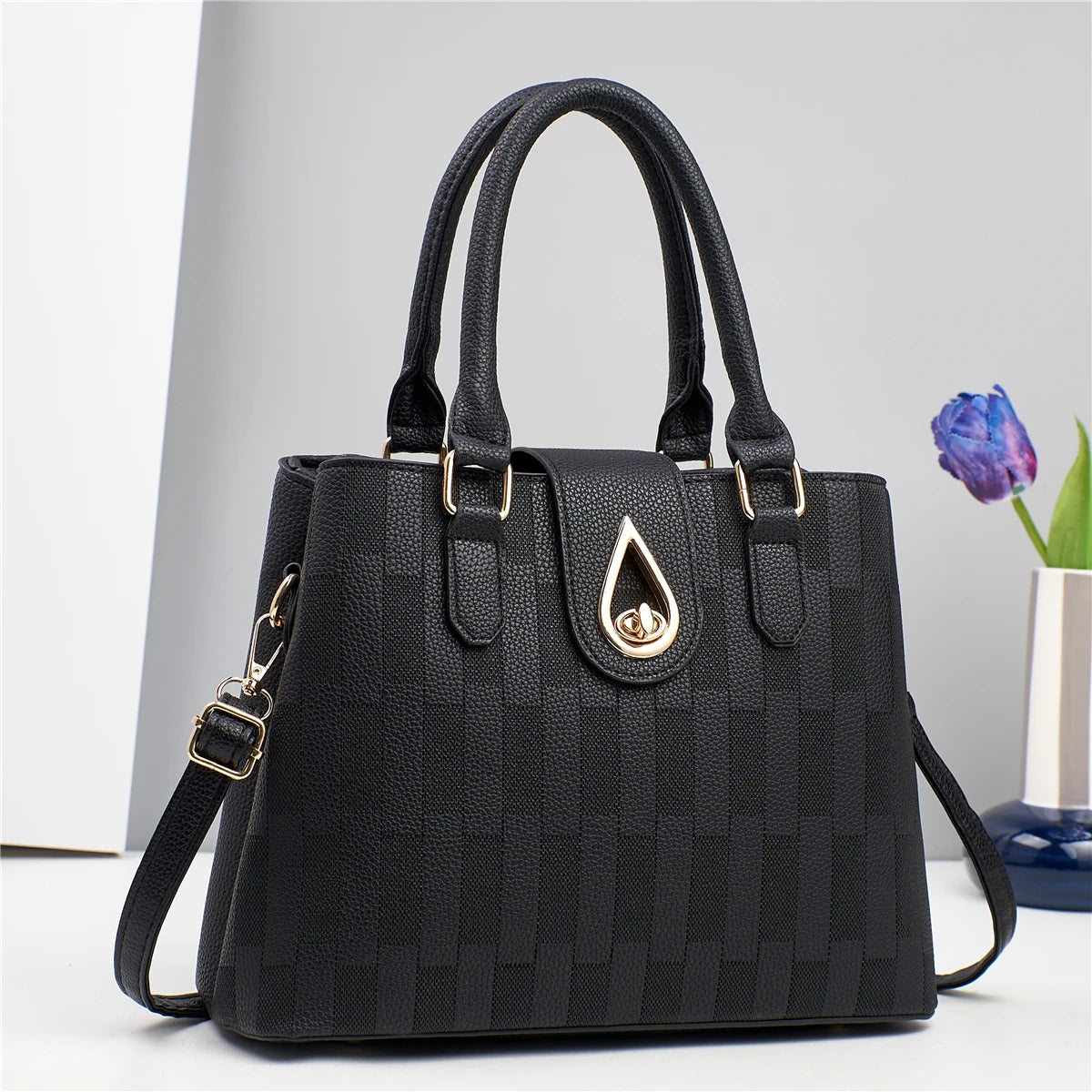 2025 Ladies PU Leather Luxury Handbags Good Quality New Trendy Fashion Shoulder Bags with Zipper Closure Polyester Lining