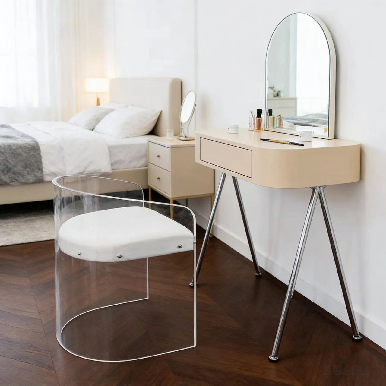 Customized Clear Transparent Plastic Dining Chairs Leisure Chair for Living Room Bedroom Hotel and Hospital Use
