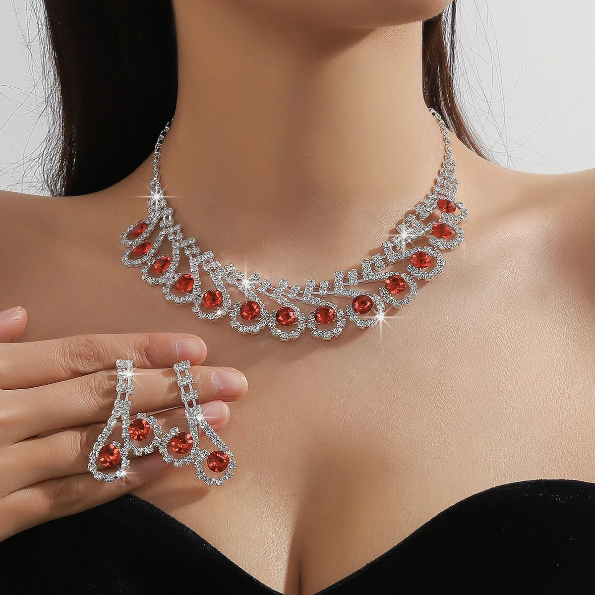 Hoyon New Sapphire Drop Pendant Choker Chain Elegant Shiny Rhinestone Fashion Necklace for Women