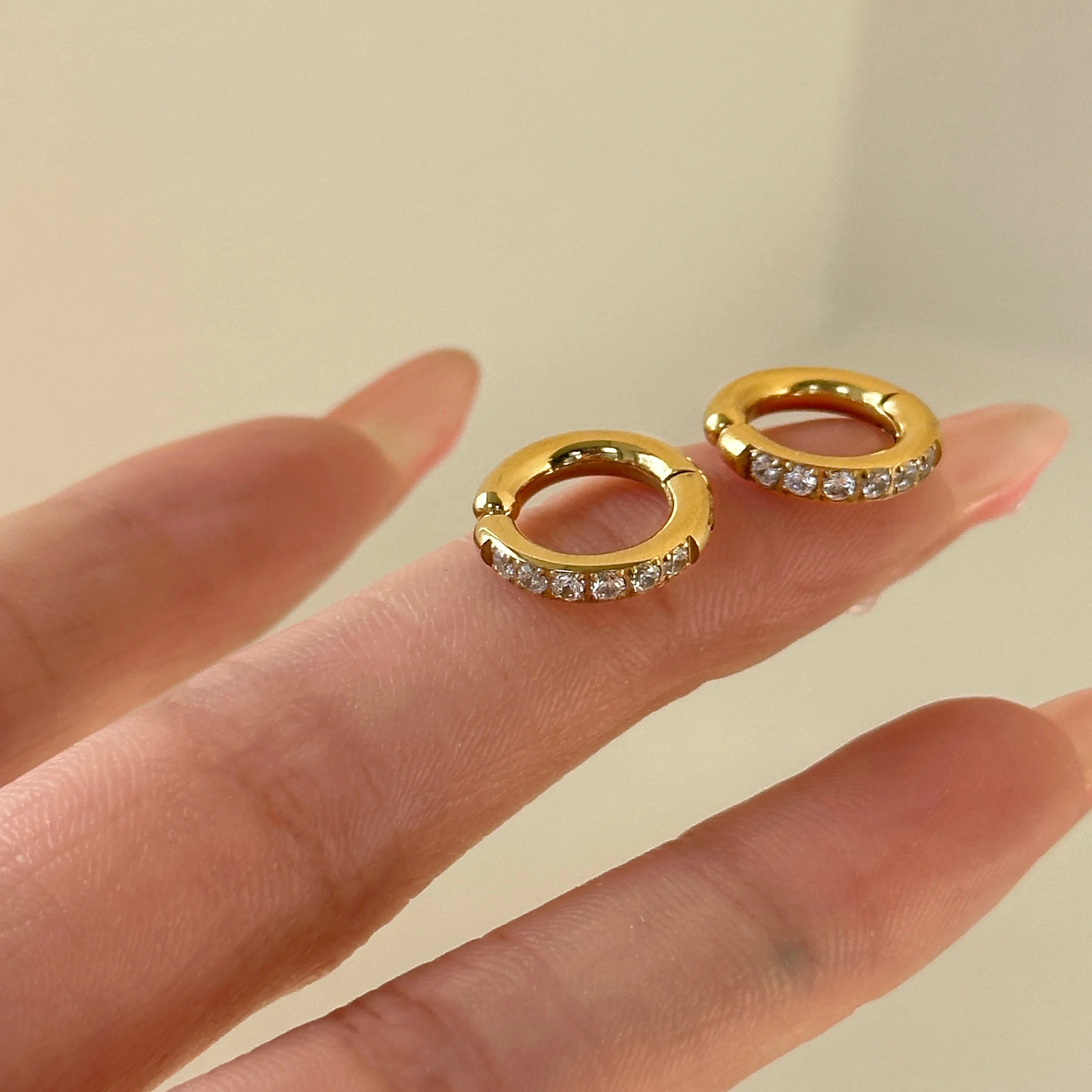 Dazan 18k Gold Plated Unique Hypoallergenic Stainless Steel Polished Super Shine 5A Zircon Minimalist Ear Clip Earrings Women