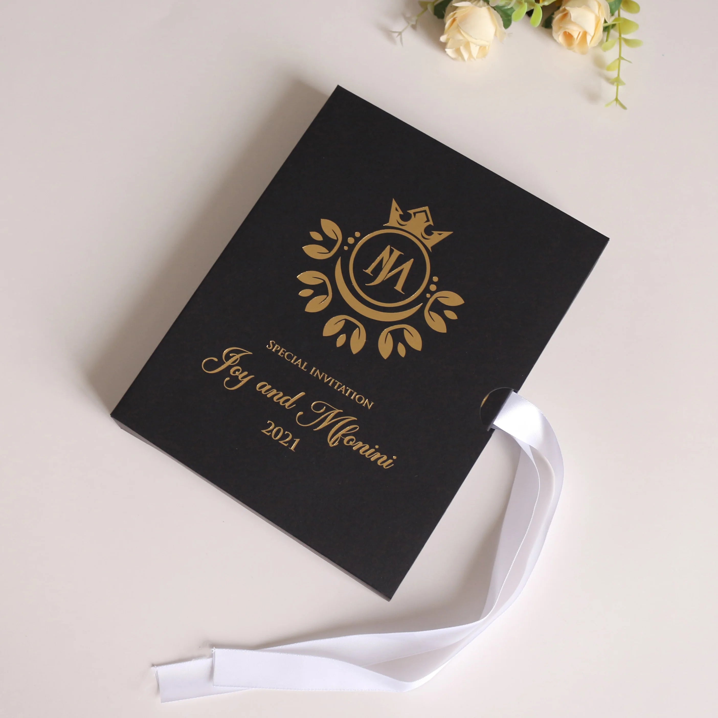 Custom Elegant Black and Gold Foil Invitations Monogram Luxury Clear Acrylic Wedding Hardcover Invitation Box