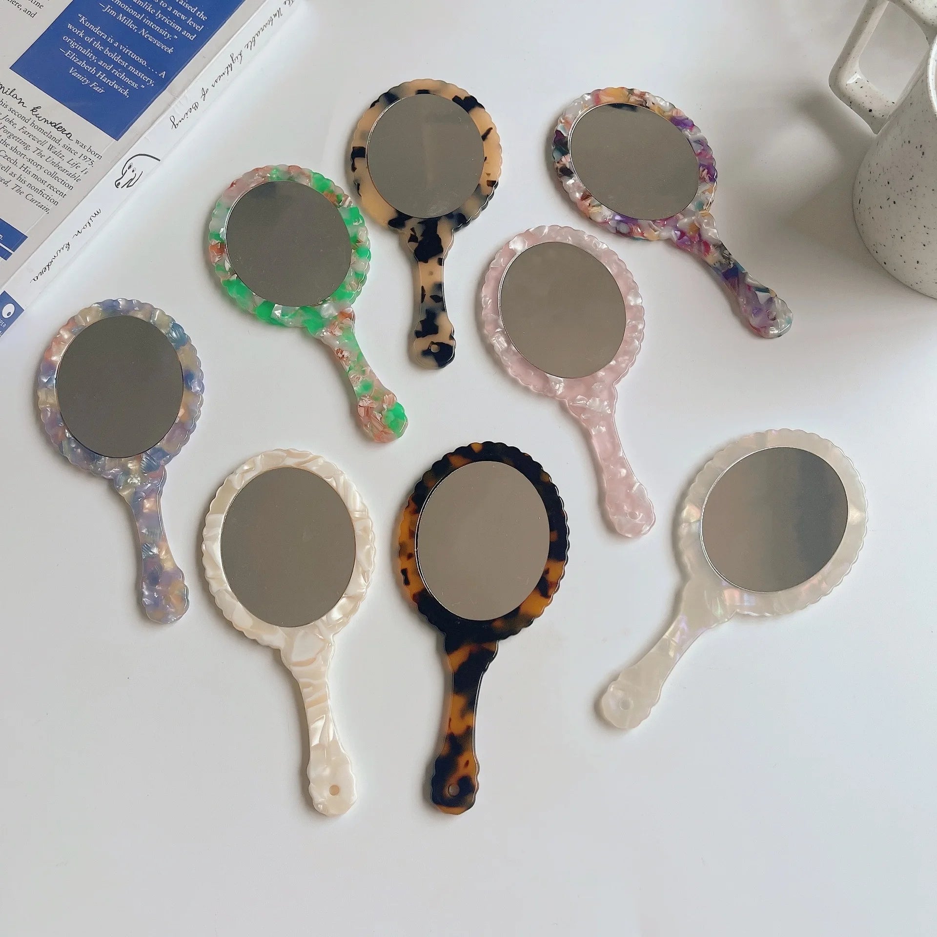 Wholesale Oval Handheld Pocket Mirror Floral White Acetate Portable Travel Makeup Mirror with Small Handle Zonyin