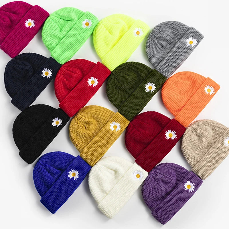 Korean Autumn and Winter Black Daisy Flower Acrylic Wool Embroidered Skull Cap Soft Knitted Hat Cuffed Beanie
