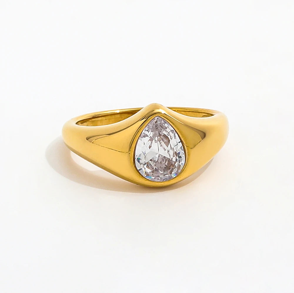 Trendy Simple 18K Gold Plated Stainless Steel Band Ring High End Plain Gold Heart Zirconia Jewelry-for Gifts