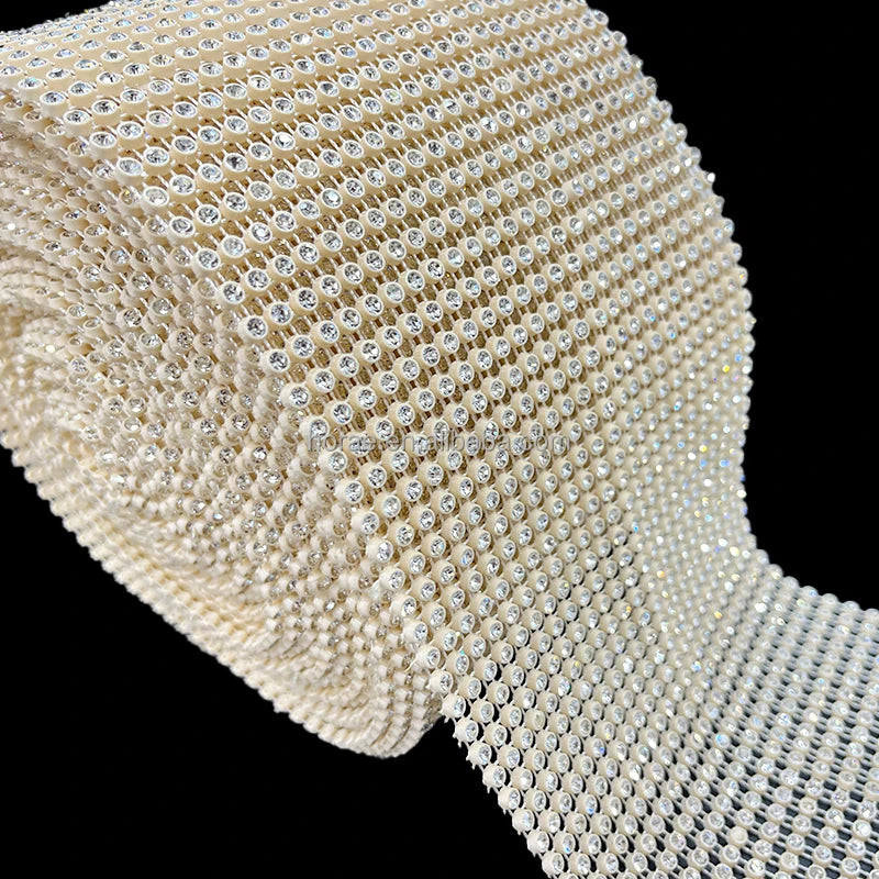 RS081 Wholesale 24 Rows Crystal Plastic Mesh Good Quality Rhinestone Plastic Mesh Trimming Roll