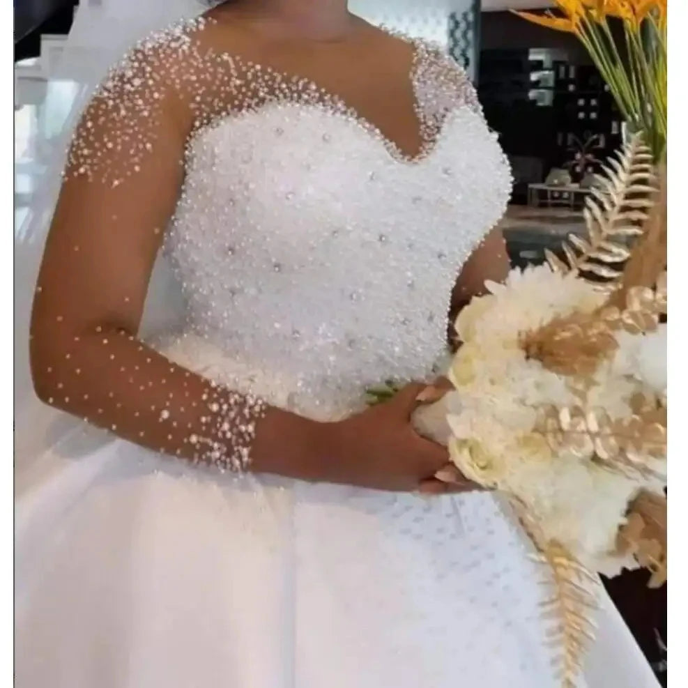 S8272F 2024 Pretty Women Plus Size Nigeria African Woman Long Sleeves Pearls Robe Elegant Mariage Bride Dresses White Wedding