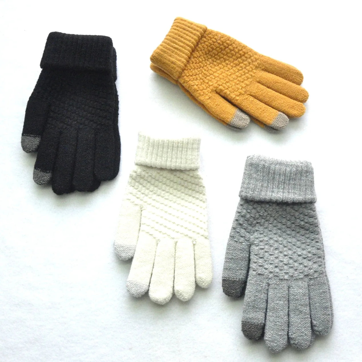 MIO Wholesale Outdoor Winter Knitted Gloves Warm Fashion Comfortable Knitted Gloves With Many Styles for Men and Women