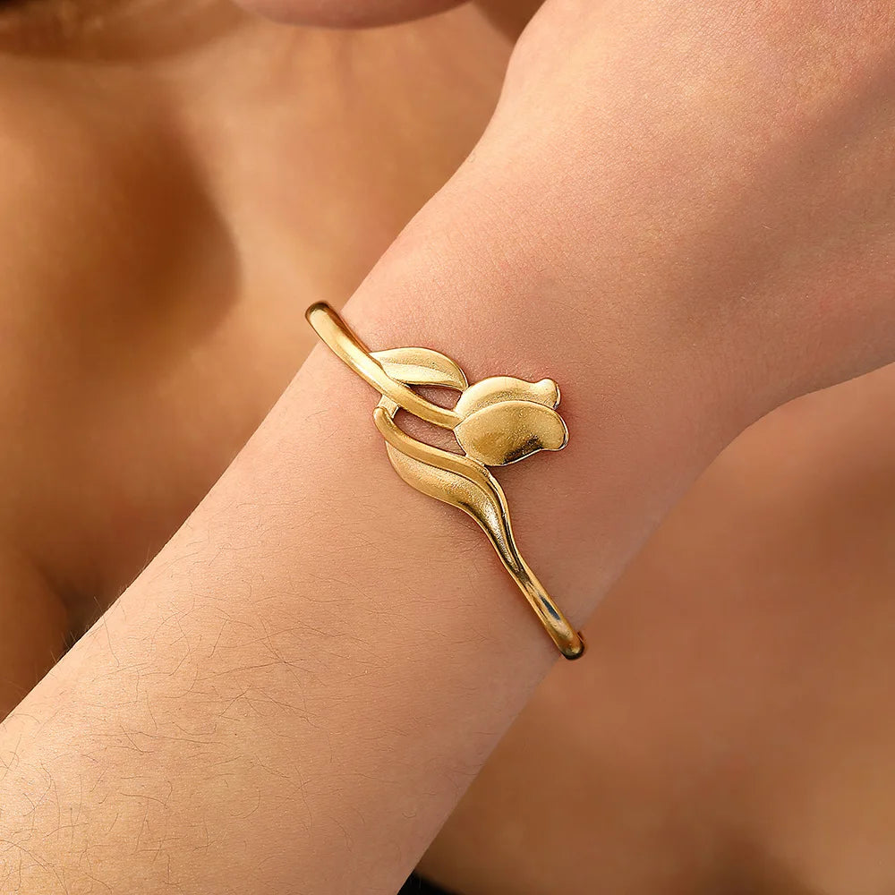 BM Eco-friendly Hypoallergenic Stainless Steel Gold Rose Flower Bangles for Women