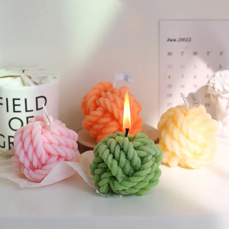 Organic Soy Wax Scented Candle in Hairball Shape Handmade Beeswax for Home Decor for Holidays Mother's Day New Year