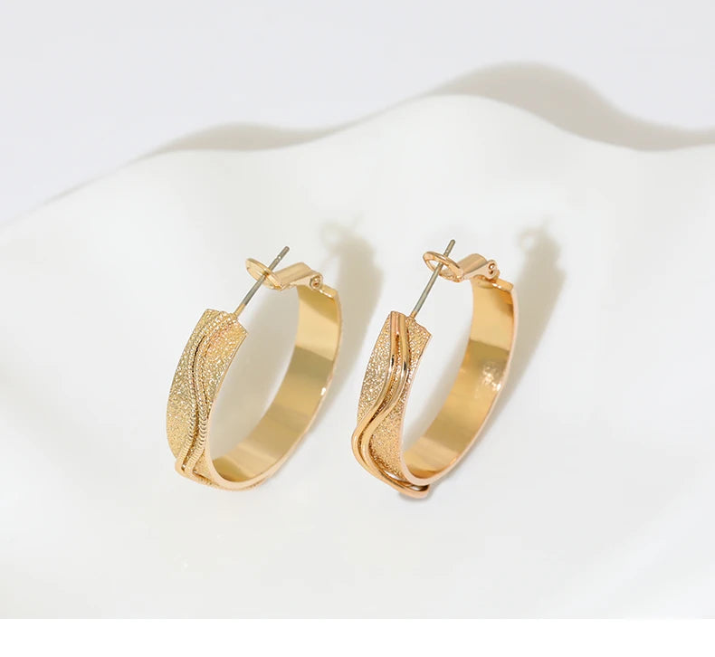 2024 Hot Selling 30mm C-shaped 18K PVD Gold Plated Hoop Earrings Temperament Texture Stainless Steel Earrings Buckle for Women