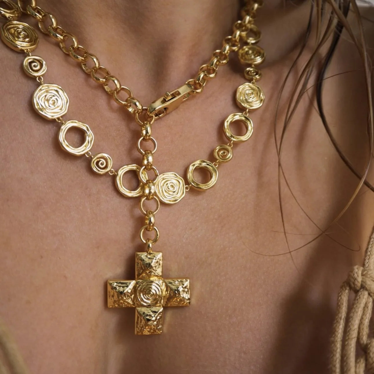Chunky Statement Gold Hammered Molten Cross Necklace Stainless Steel Chunky Swirl Cross Chain Necklace