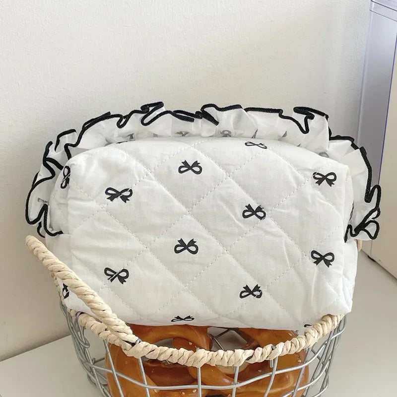 Sweet Design Women Cosmetic Bag Ruffle Bow Ladies Makeup Case Travel Storage Bags Simple Female Quilted Zipper Clutch Handbags