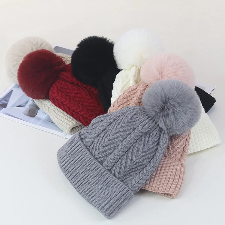 Blank Acrylic Pom Pom Beanies Unisex Fashion Designer Knit Hats Custom Logo Winter Knitting Warm Beanie Hats for Men and Women