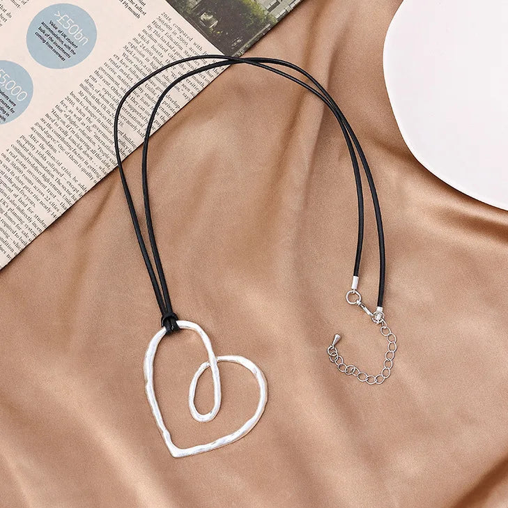 TongLing Necklaces Hollow Geometric Heart Pendant Necklaces Ladies Valentine's Day Gifts Sweater Necklaces