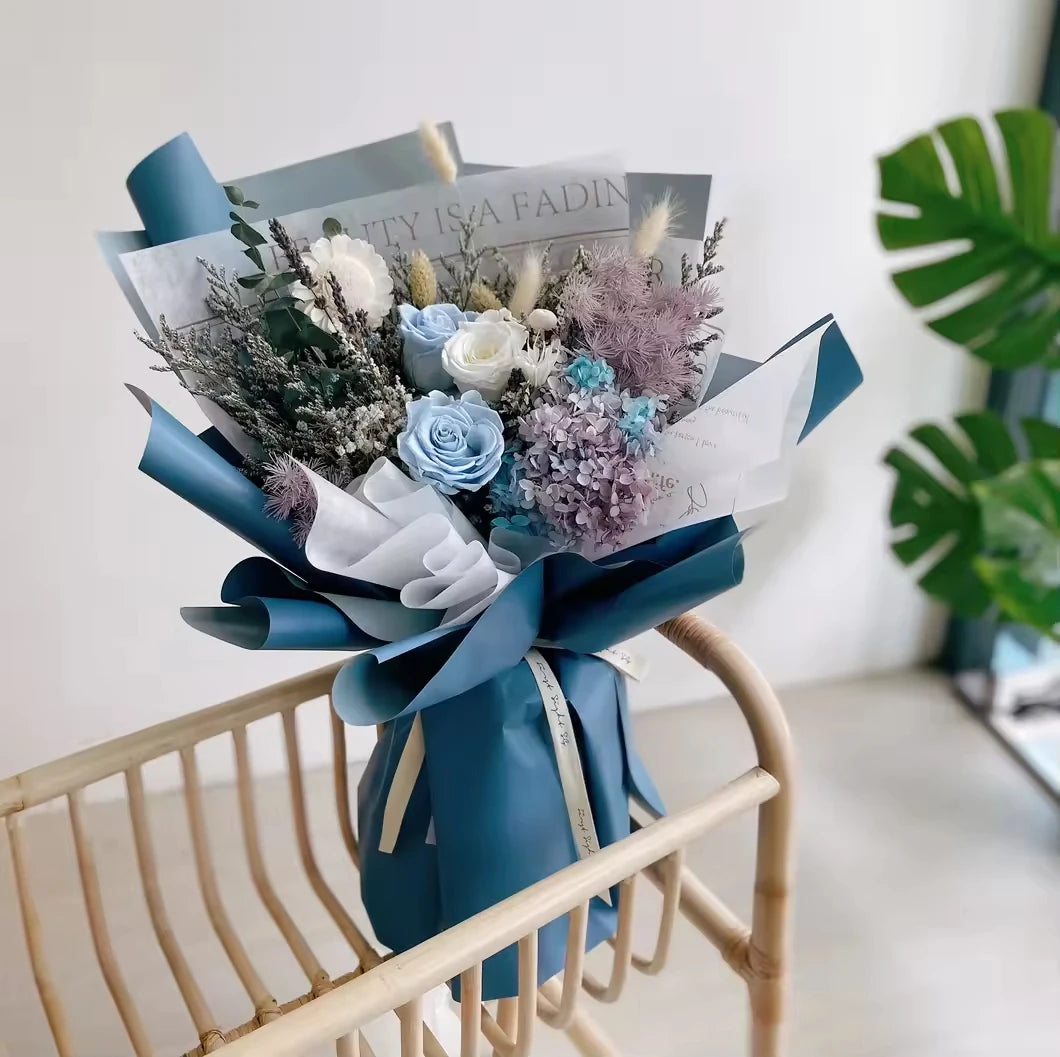 Wholesale Cheap Price Long-lasting Dried Roses Bouquet for Bridal Wedding or Graduation for Valentine's Day