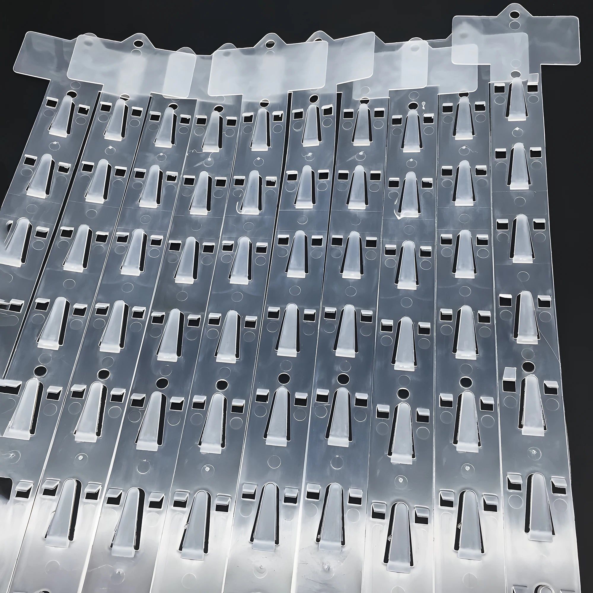 Hookei Hot-selling PP/PVC Plastic Injection Display Strips for Retail Merchandising Half Transparent