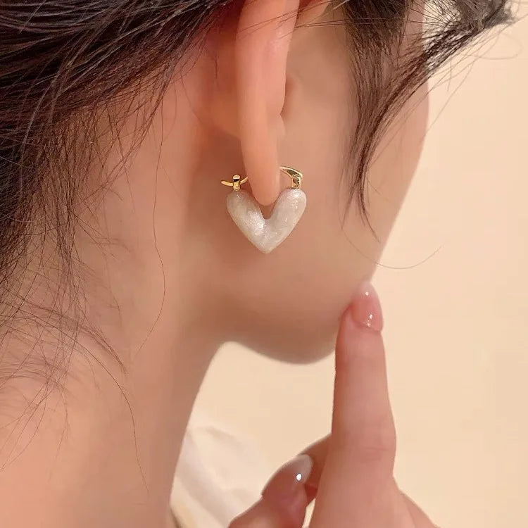 Retro Fashion Gold Plated V-Shaped Dangle Earrings Cute Sweet White Enamel Drop Glaze Love Heart Earrings for Women