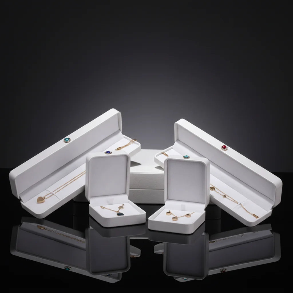 White Jewelry Gift Box Square Shape Pu Leather Custom Packaging Velvet Jewelry Boxes With Colorful Diamond