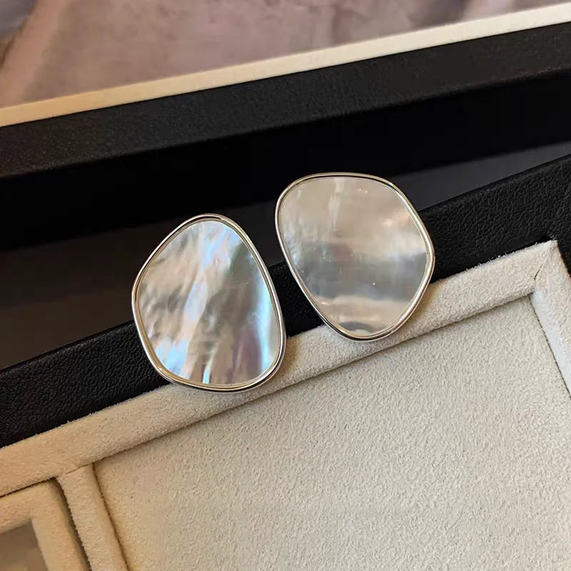 Fashion Simple Irregular Brass Platinum Plating Natural White Mother-Of-Pearl Stud Earrings Women Jewelry Factory Wholesale