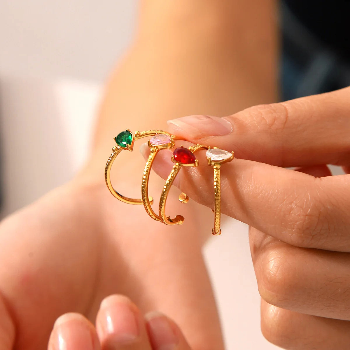 French 18K Gold-Plated Stainless Steel  Retro Water Drop Hammered Colorful Zircon Inlaid Open Ring for Women
