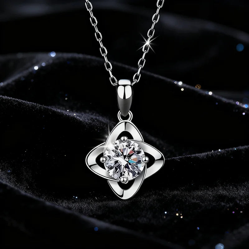Classic Hundred Vvs D Color 1CT Moissanite Clover Pendant S925 Sterling Silver Tanabata Valentine's Day Gift