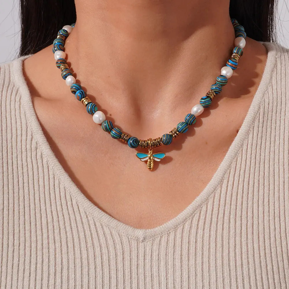 Handmade Jewelry Freshwater Pearl Choker Necklace Africa Natural Stone Beads Stainless Stainless Bee Pendant Necklace