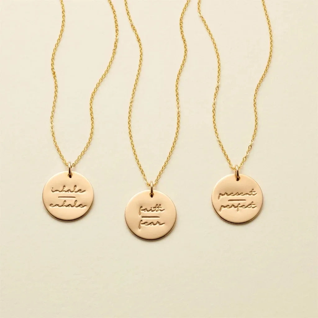 Duoying OEM Simple Mind Over Matter Inspirational Disc Pendant Necklace Jewelry Delicate Faith Over Fear Inspired Necklace