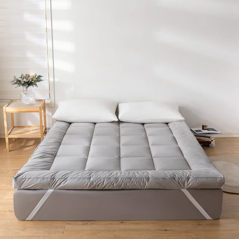 Wholesale Solid Mattress Pad Quilted Queen Size Hotel Soft Spring Mattress Folded Soft Mattress Topper