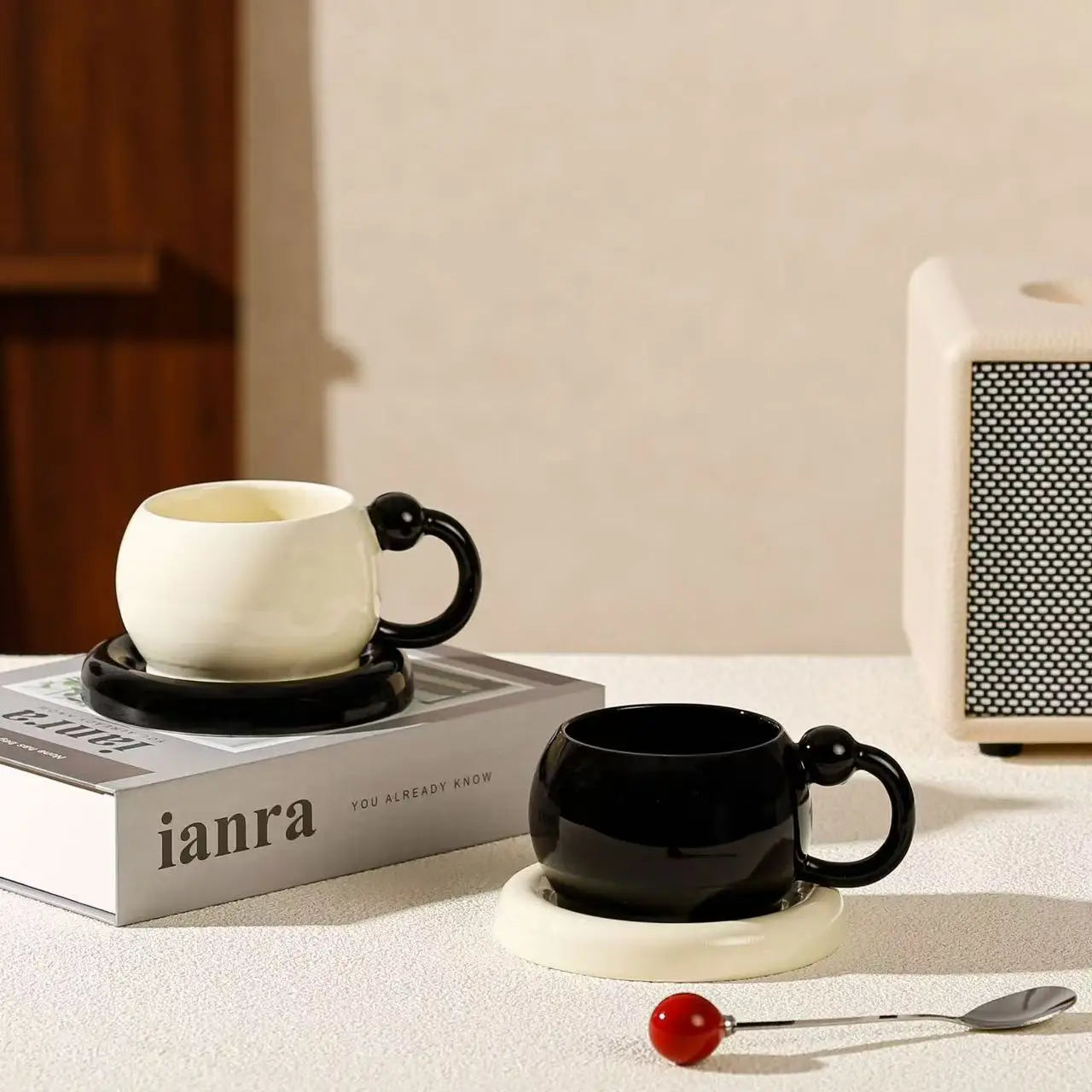 M Creative Luxury Simple Ceramic Cups and Saucers Set Mug Breakfast Cups Afternoon Lovers Cups Coffee Mug and Saucers.