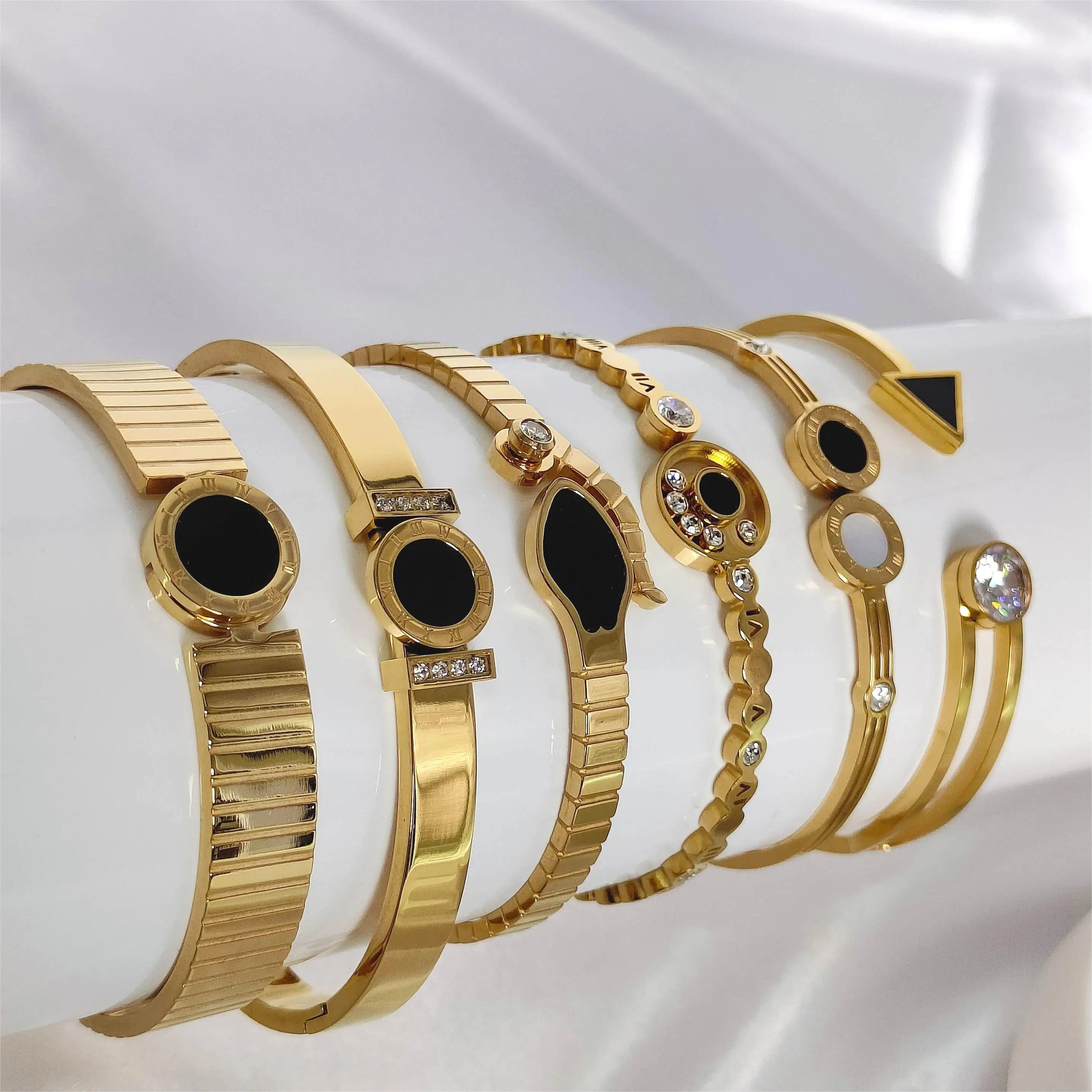 MARONEW 316L Stainless Steel Enamel Waterproof Fashion Bangle 18k Gold Plated Women Zircon Roman Numeral Bangle Bracelet